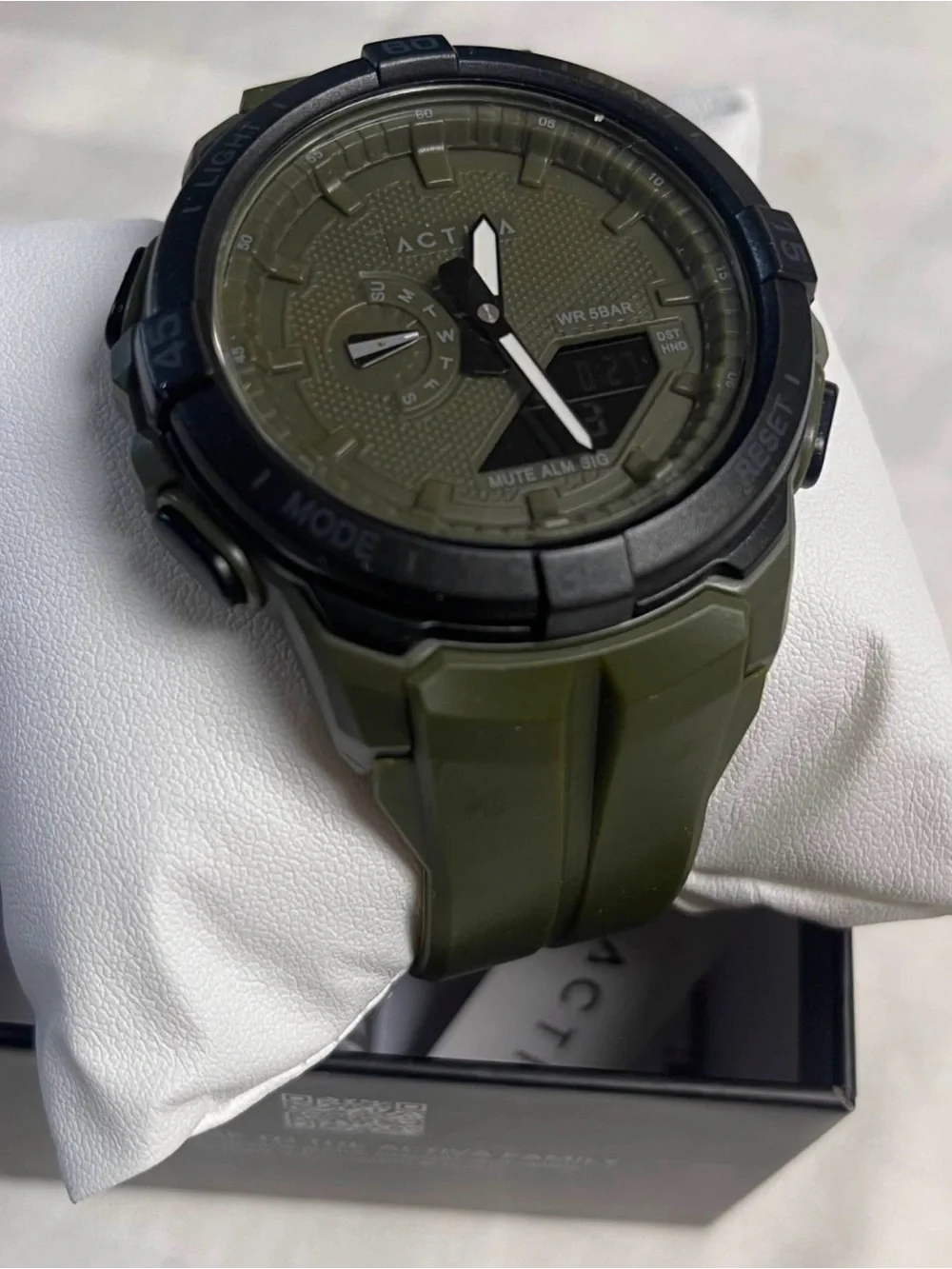 Activa Spry X Invicta Digital Essentials Army green 53mm